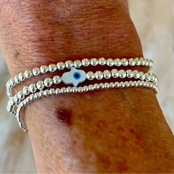 Hamsa Handmade 14k gold filled stretch mother of pearl Hamsa bracelet - Picture 7 of 12